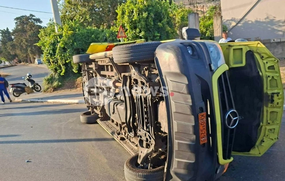 Πώς έγινε το θανατηοφόρο τροχαίο με το ασθενοφόρο στα Χανιά – Διασώστης έκανε ΚΑΡΠΑ τη στιγμή της σύγκρουσης
