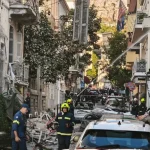 Πλάκα: «Χειρουργική» επιχείρηση για τυχόν εγκλωβισμένους στο κτίριο που κατέρρευσε μετά την έκρηξη