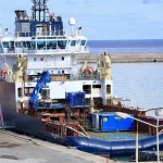 Ηράκλειο: Έφτασε το γαλλικό πλοίο ABEILLE MARENGO για την ηλεκτρική διασύνδεση Κρήτης – Κύπρου