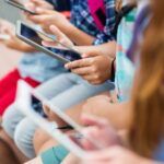 Kids Wallet: Σήμερα η παρουσίαση του σχεδίου για την απαγόρευση των social media από ανήλικους – Πώς θα ελέγχεται η ηλικία